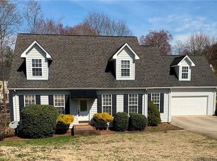 1033 38th Ave NE, Hickory, NC 28601