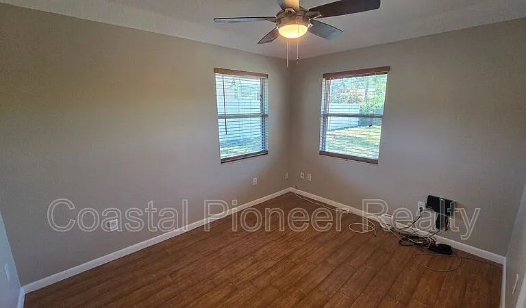 541 Roanoke St — Photo 18