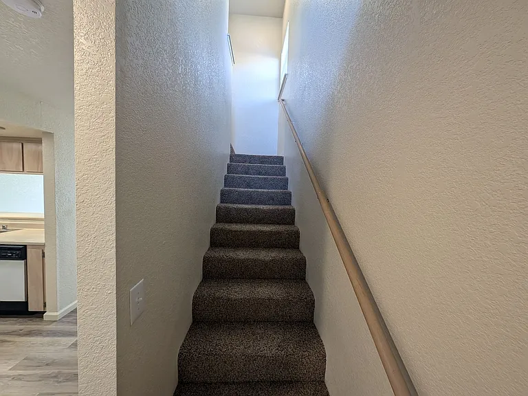 1023 Burton Dr — Photo 6