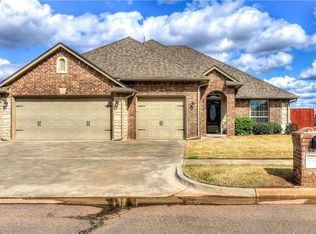 17400 Hawks Tree Ln, Edmond, OK 73012