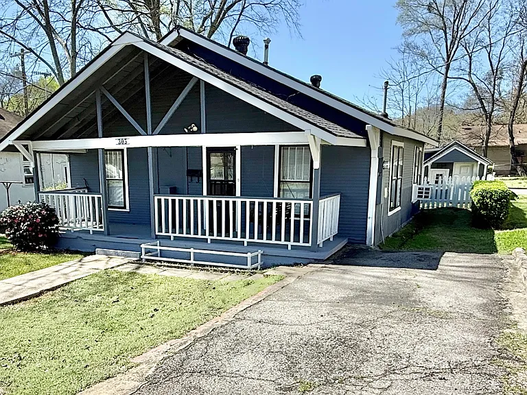 305 Beard St — Photo 2