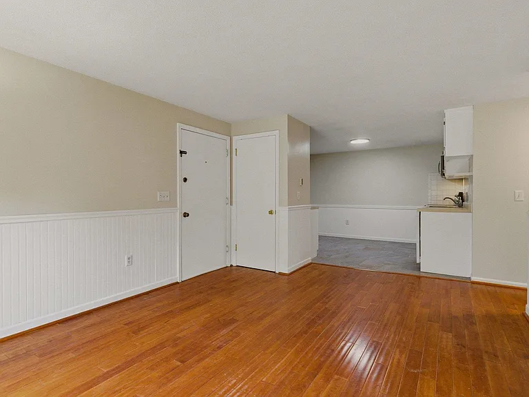 559 Sagamore Ave #15 — Photo 10