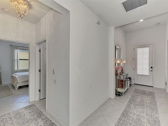 5th image of 1836 W Isles Rd