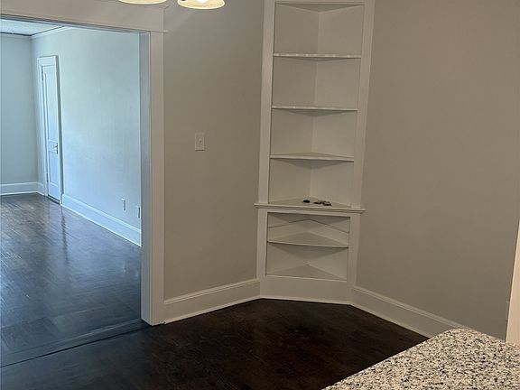 5th image of 1103 Magnolia Curv APT D