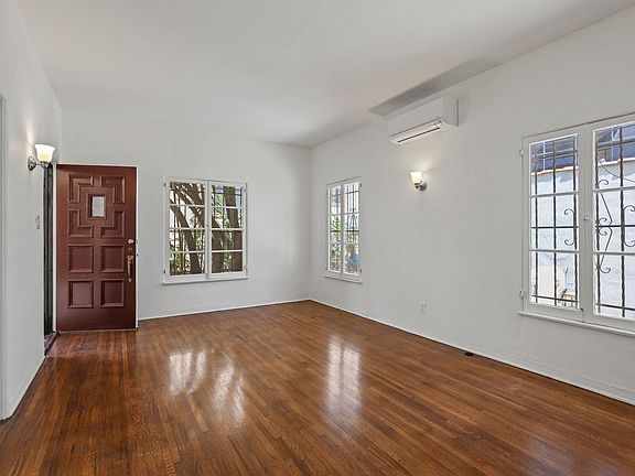 3rd image of 8433 Blackburn Ave #8433.75