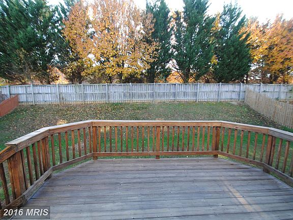 4th image of 25 Newbury Dr