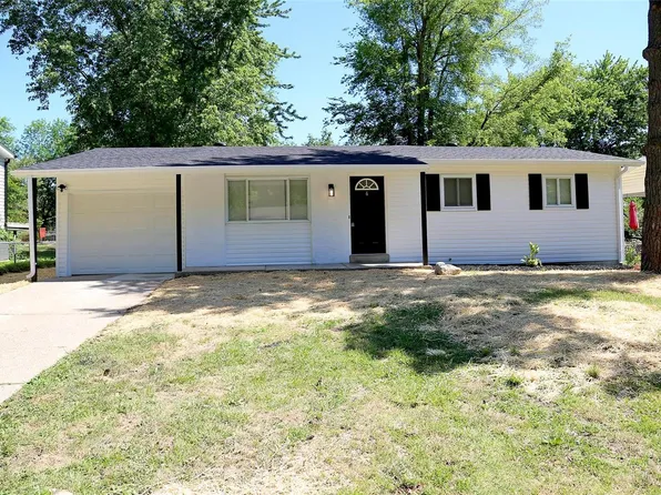 6 Marveline Dr, Saint Charles, MO 63304