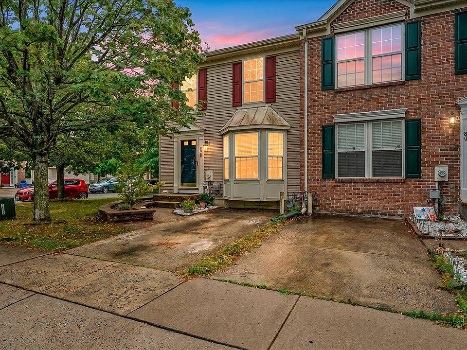 1st image of 82 Clemens Ln