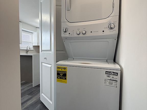 4th image of 2810 N Lowell Ave APT 1A
