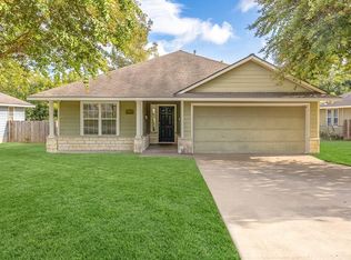 103 Duprie Dr, Brenham, TX 77833