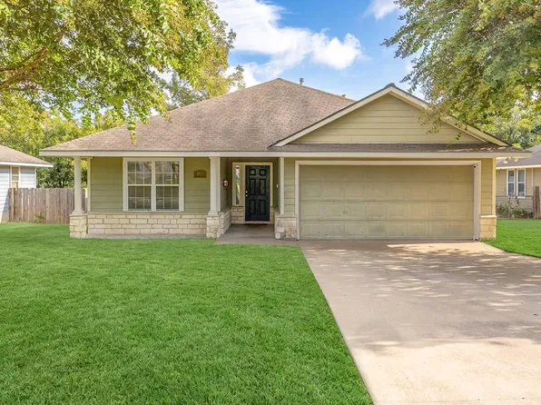 103 Duprie Dr, Brenham, TX 77833