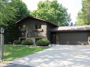 7373 Darrow Rd, Neenah, WI 54956