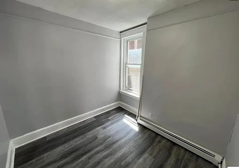 3 bed, $1,800 — Photo 1