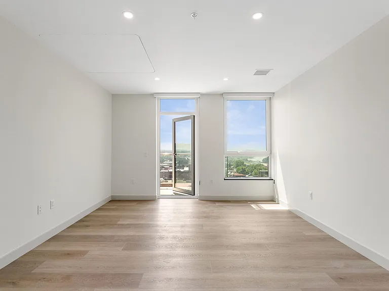Bank Street Apartments — Photo 19