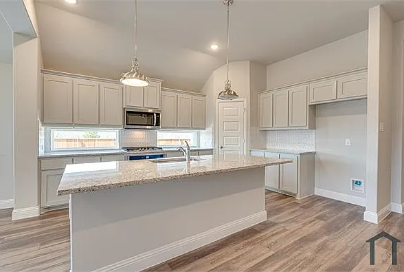 204 Rosewood Dr — Photo 20