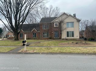 712 Bedfordshire Rd, Hurstbourne, KY 40222