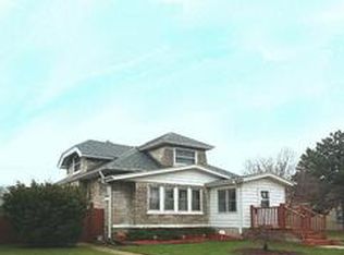 2213 S 68th St, West Allis, WI 53219