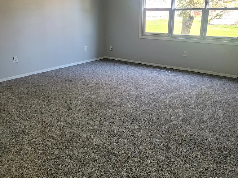 306 Larson Ct #8 — Photo 3