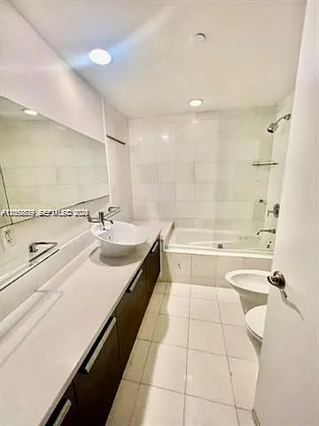 2950 NE 188th St #231 — Photo 15