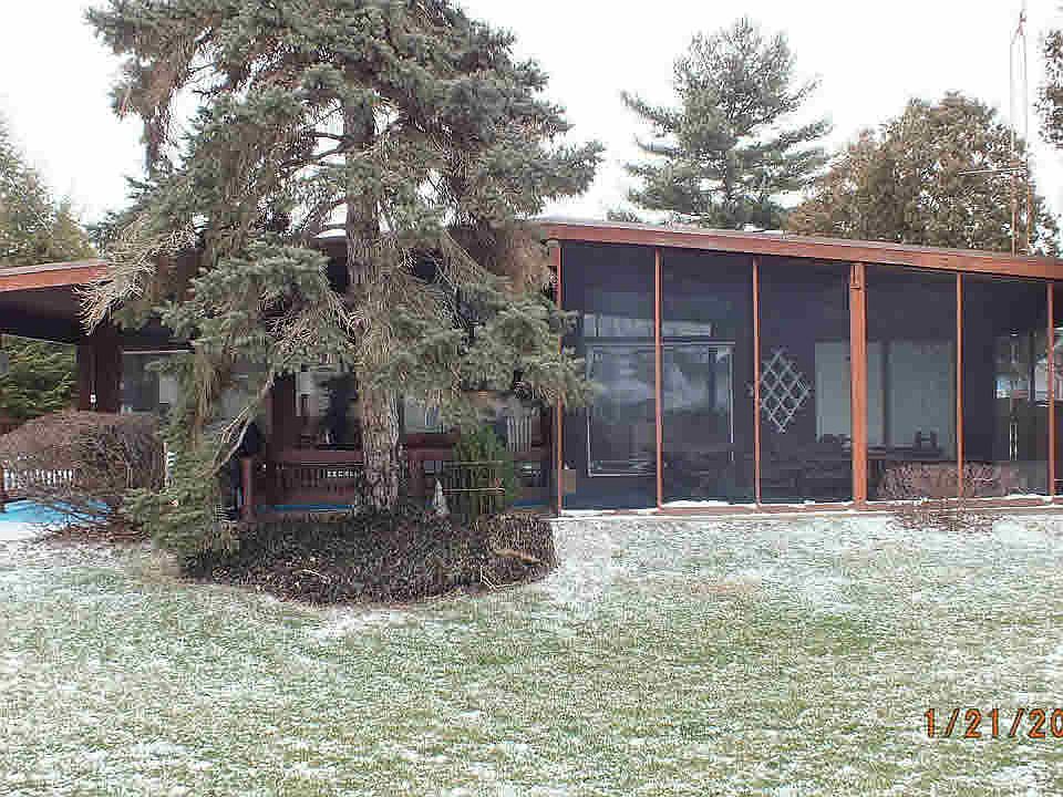 2nd image of 8311 Eastwood St