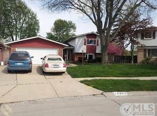 14975 Oxford Ct, Southgate, MI 48195