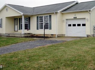 3401 Golf Course Rd, Martinsburg, WV 25405