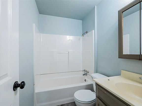 4th image of 203 W Andrew Dr