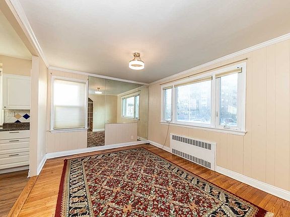 4th image of 355 East Broadway