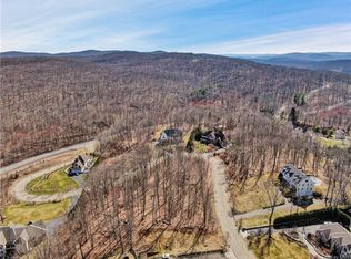 80 Juniper Ter, Tuxedo Park, NY 10987