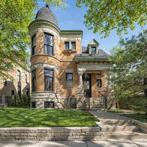 2138 W Caton St, Chicago, IL, 60647