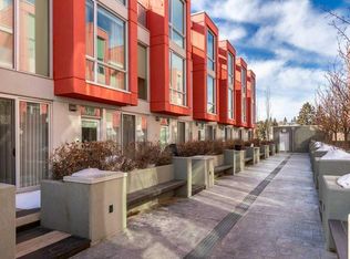 2717 N 17th St SW #203, Calgary, AB T2T4N4