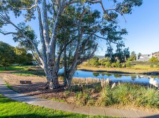 75 Schmidt Ln, San Rafael, CA 94903