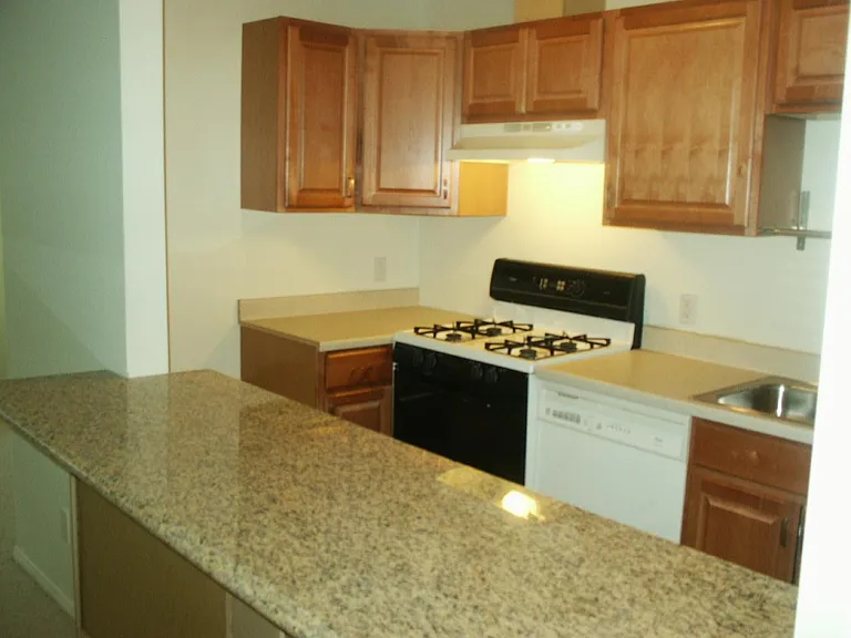 5736 N Willow Crest Ave — Photo 9