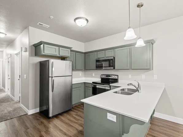 1776 W Newcastle Ln #201, Saratoga Springs, UT 84045