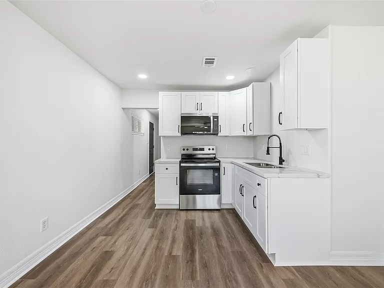 8115 Betty Boop St — Photo 3