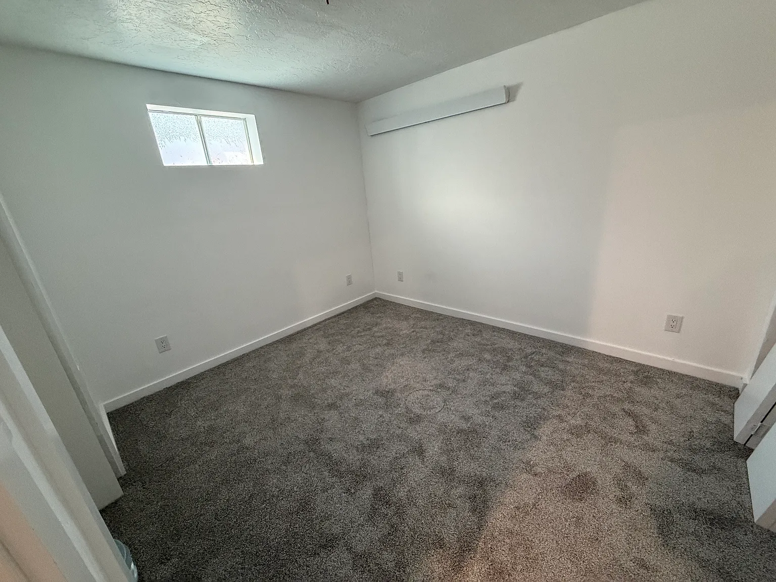4 bed, 1968 sqft, $2,100 — Photo 3