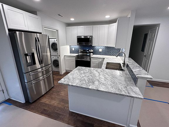 4th image of 2110 Quail Ct