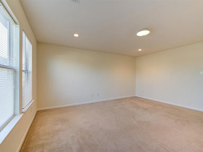 15326 Mission Oak Dr — Photo 17