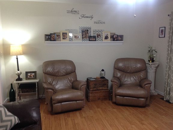 3rd image of 410 Eastlawn Dr