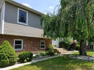 4 Ashwood Ln, Garnerville, NY 10923