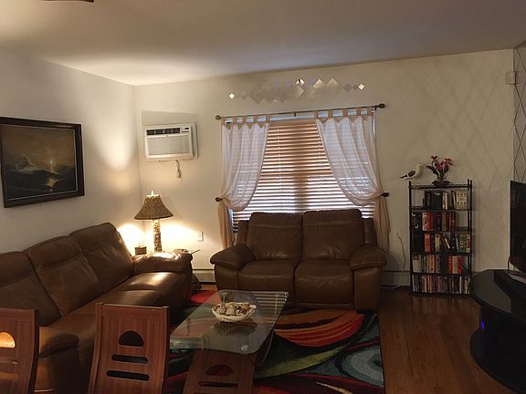 Living Room 1st Fl