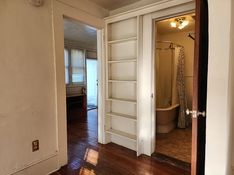 236 SW 2nd St #5 — Photo 11