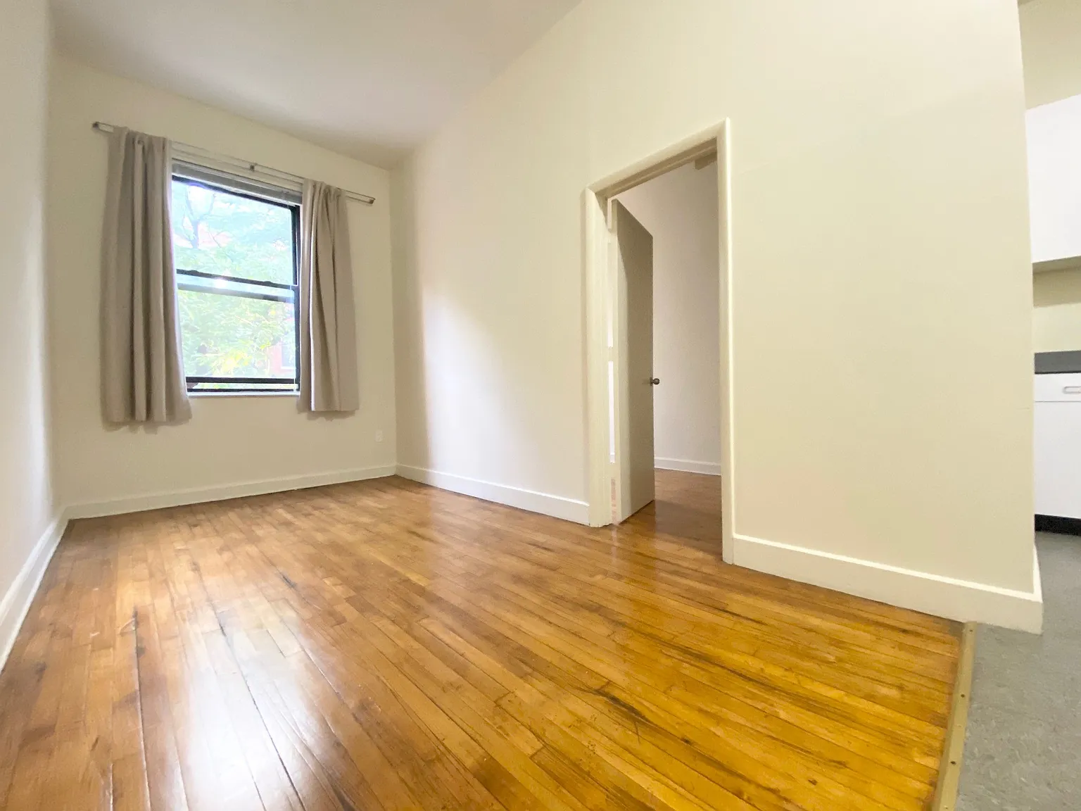 221 West 22nd Street — Photo 2