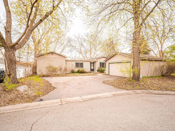 110145 Olin Ct, Chaska, MN 55318