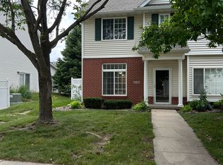 2135 Ridgeview Cir, Clive, IA 50325