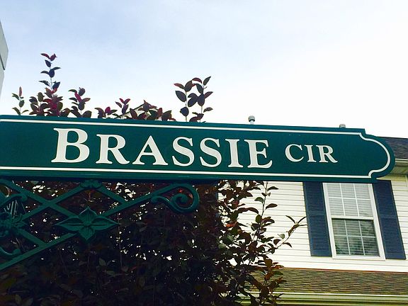 4th image of 5576 Brassie Cir