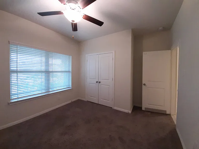 1514 Ancient Oak Ln — Photo 77