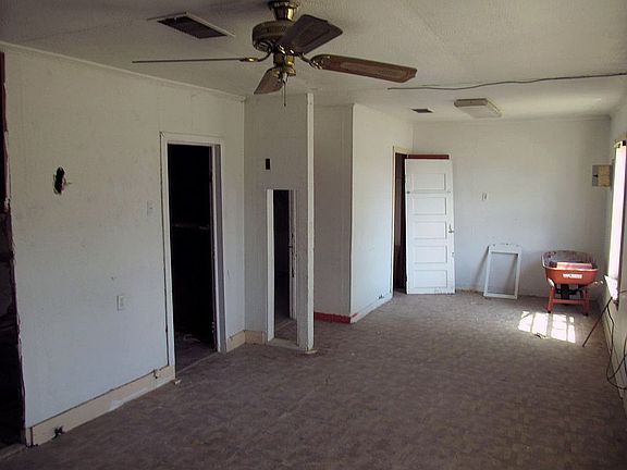 2nd image of 1717 S Irving St