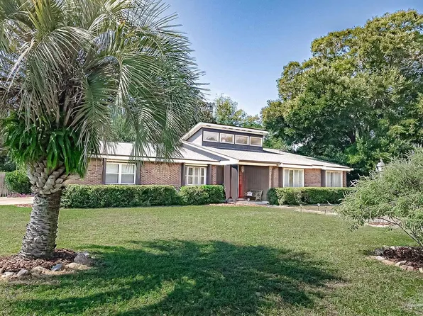 3495 Brookshire Dr, Pensacola, FL 32504
