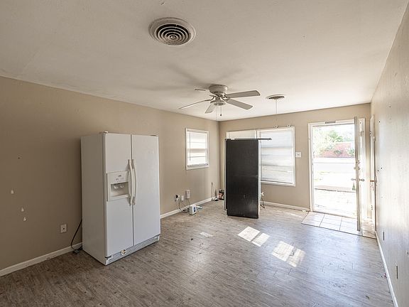 5th image of 2408 46th St
